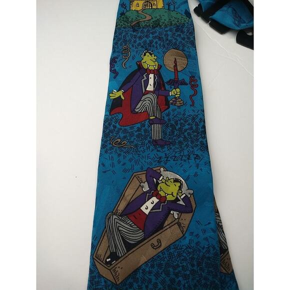 Celebrations Hallmark Men's Halloween Tie Dracula Haunted House - Picture 4 of 8